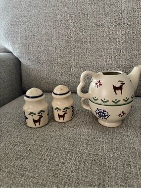 Tea-for-One teapot with matching cup with silt and paper
